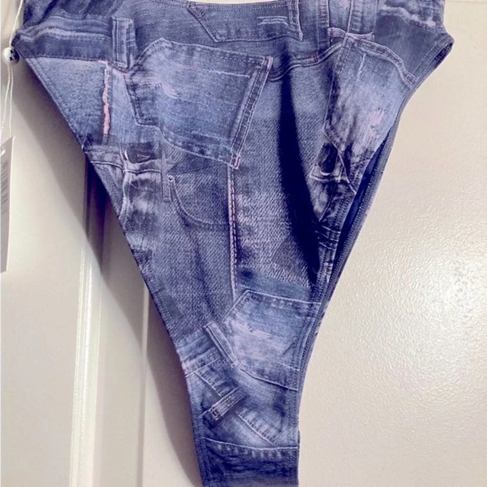 Frankies Bikini Halter Top and High Waist Bottom Set NWT